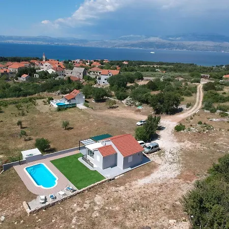 Nane Garden House With Heated Pool Holiday home