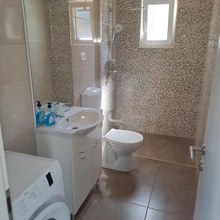 Dom wakacyjny Nane Garden House With Heated Pool