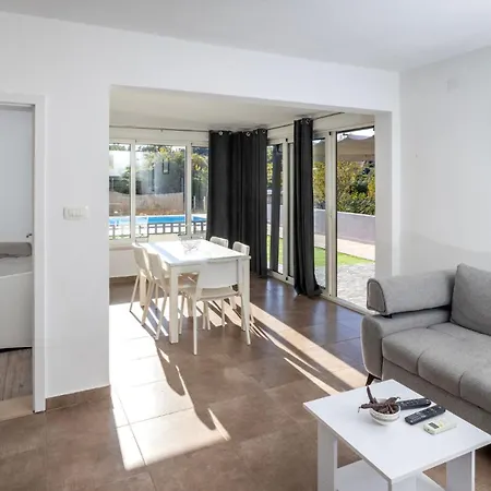 Casa de Férias Nane Garden House With Heated Pool
