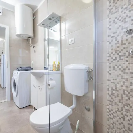 Nane Garden House With Heated Pool Semesterbostad *